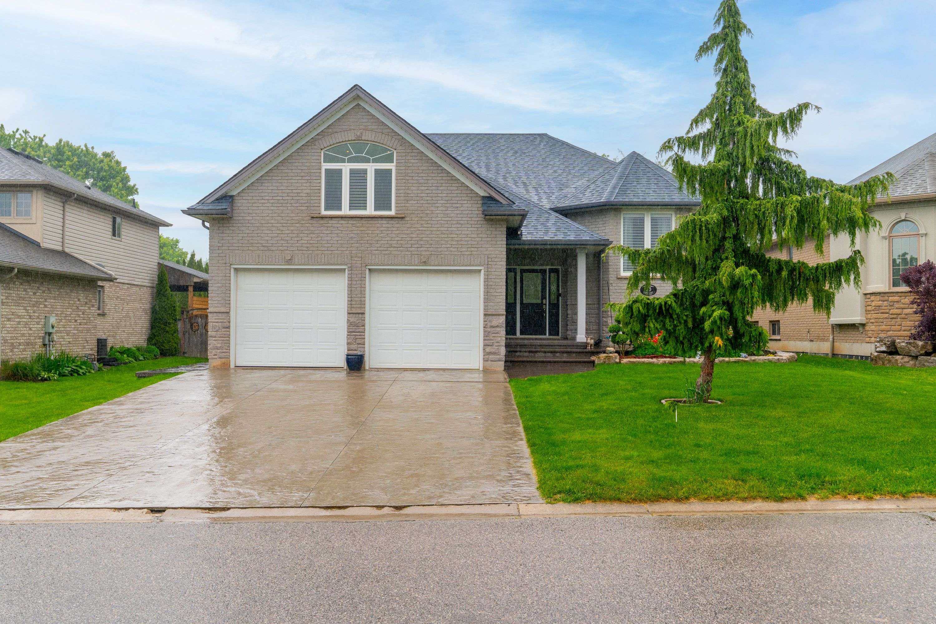 Brant, ON N3L 4E9,33 Long LN