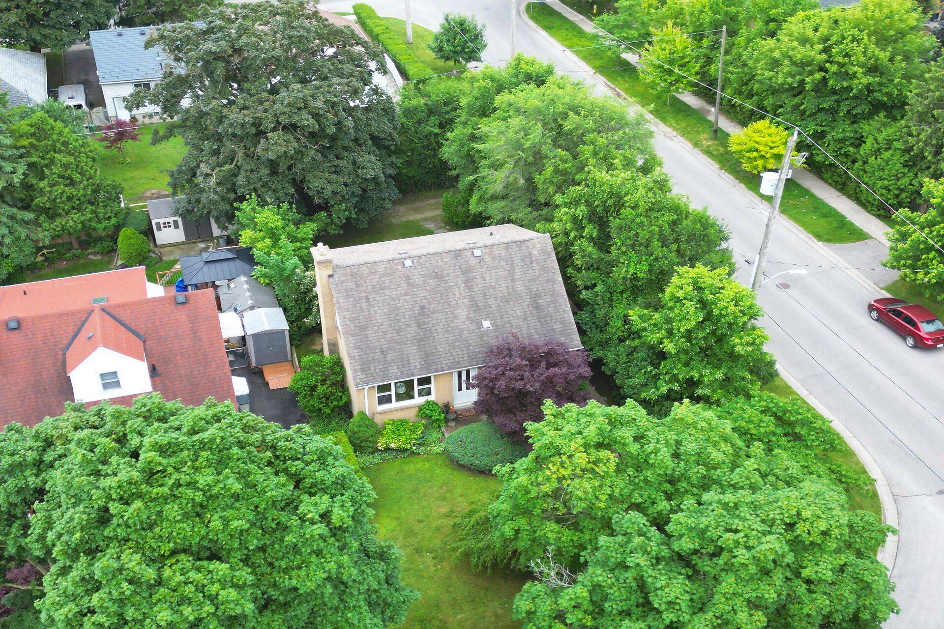 London East, ON N5Y 3Z3,685 Strathmeyer ST