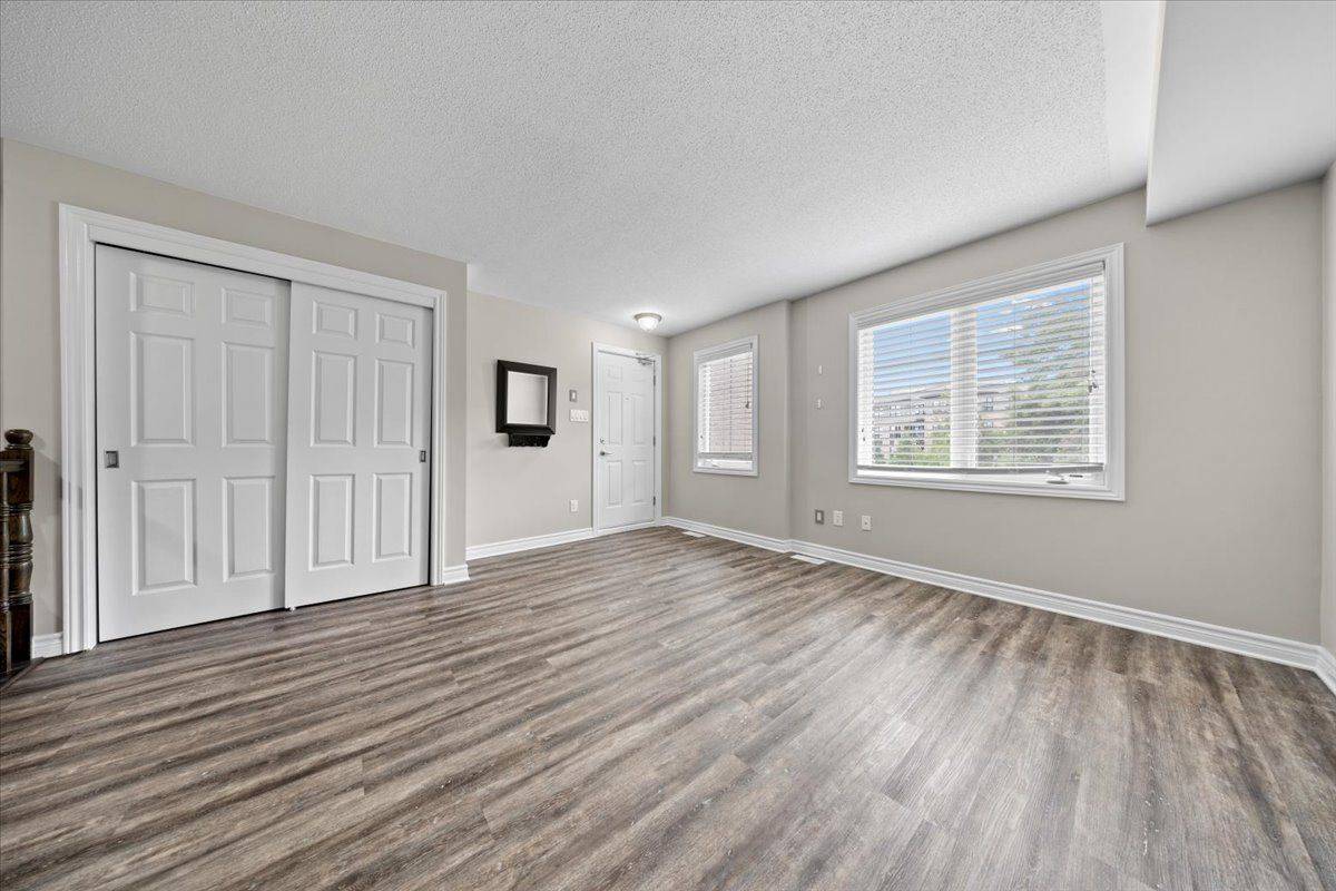 Orleans - Convent Glen And Area, ON K1C 0A5,289 Titanium Private #A
