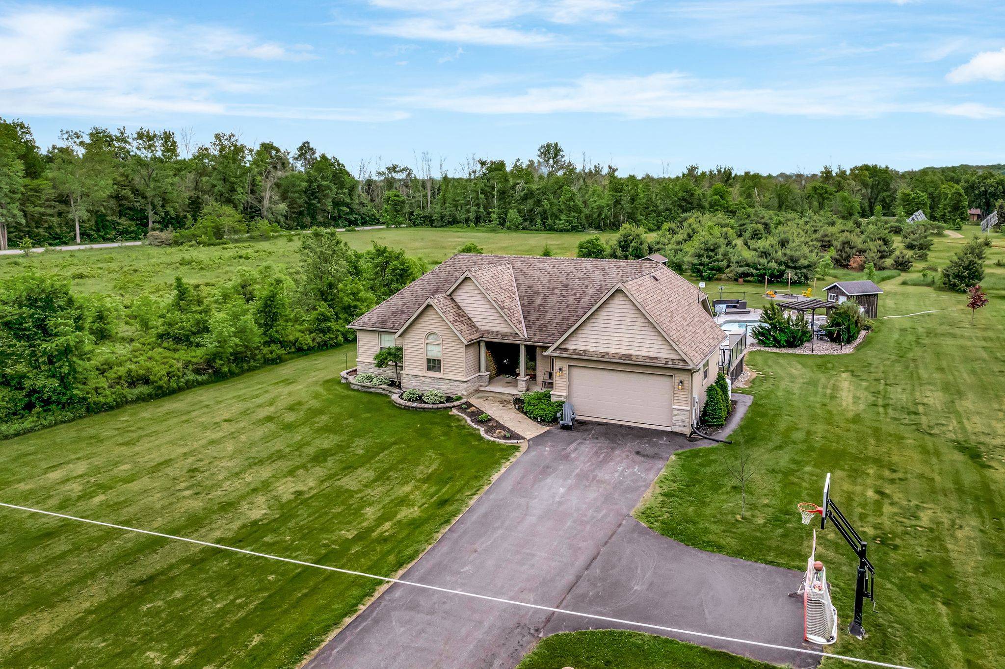 27 Charles RD, Tweed, ON K0K 3J0