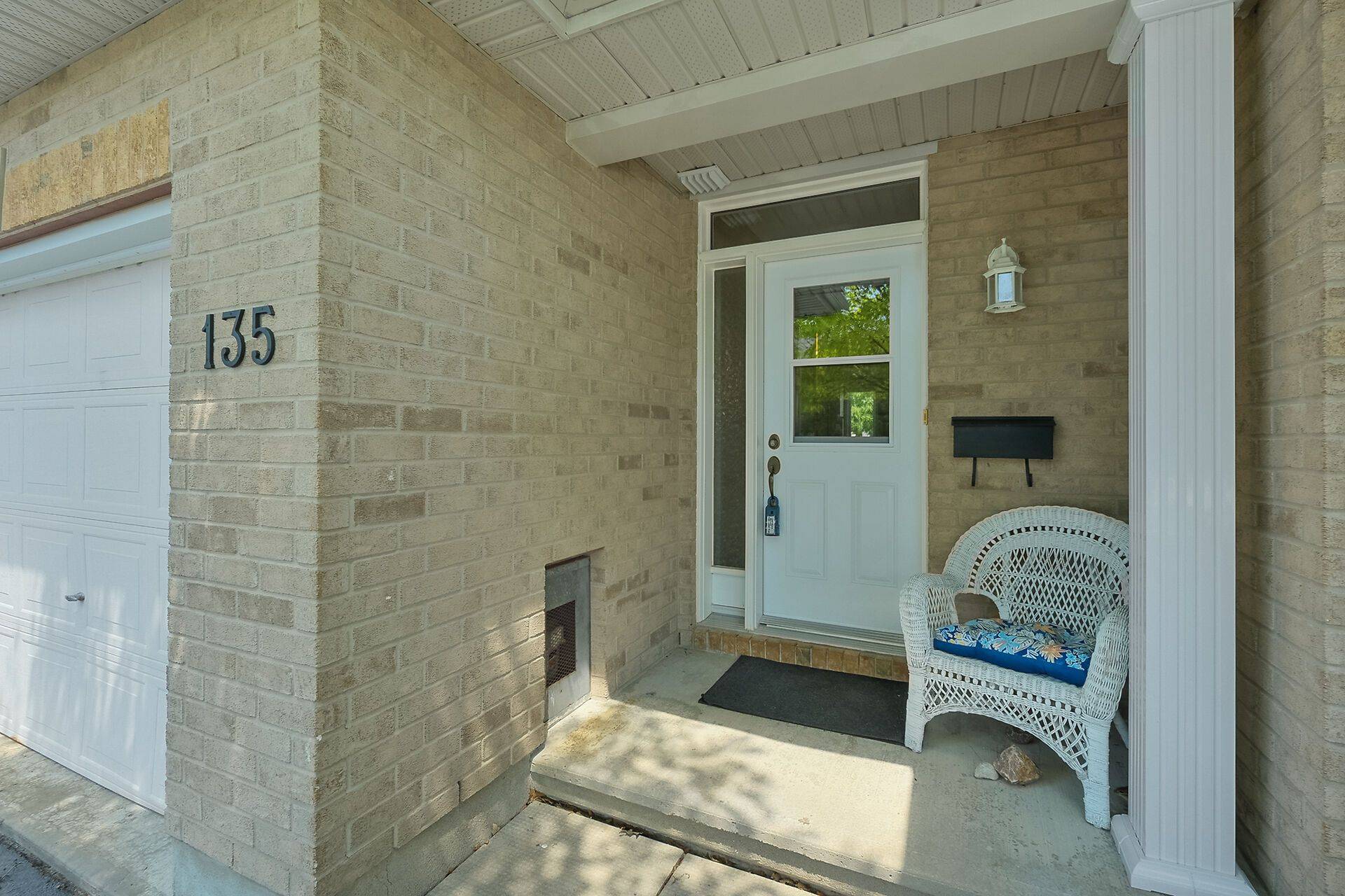 Stittsville - Munster - Richmond, ON K2S 0B1,135 Talltree CRES