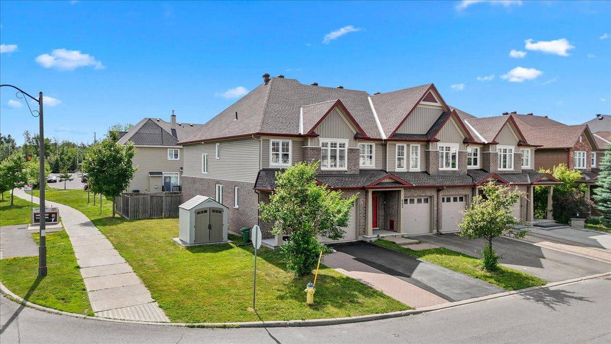 Blossom Park - Airport And Area, ON K1T 0K2,601 WILLOWMERE WAY