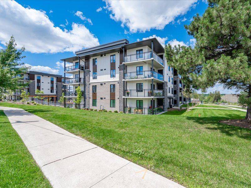Guelph, ON N1E 0R5,104 Summit Ridge DR #003