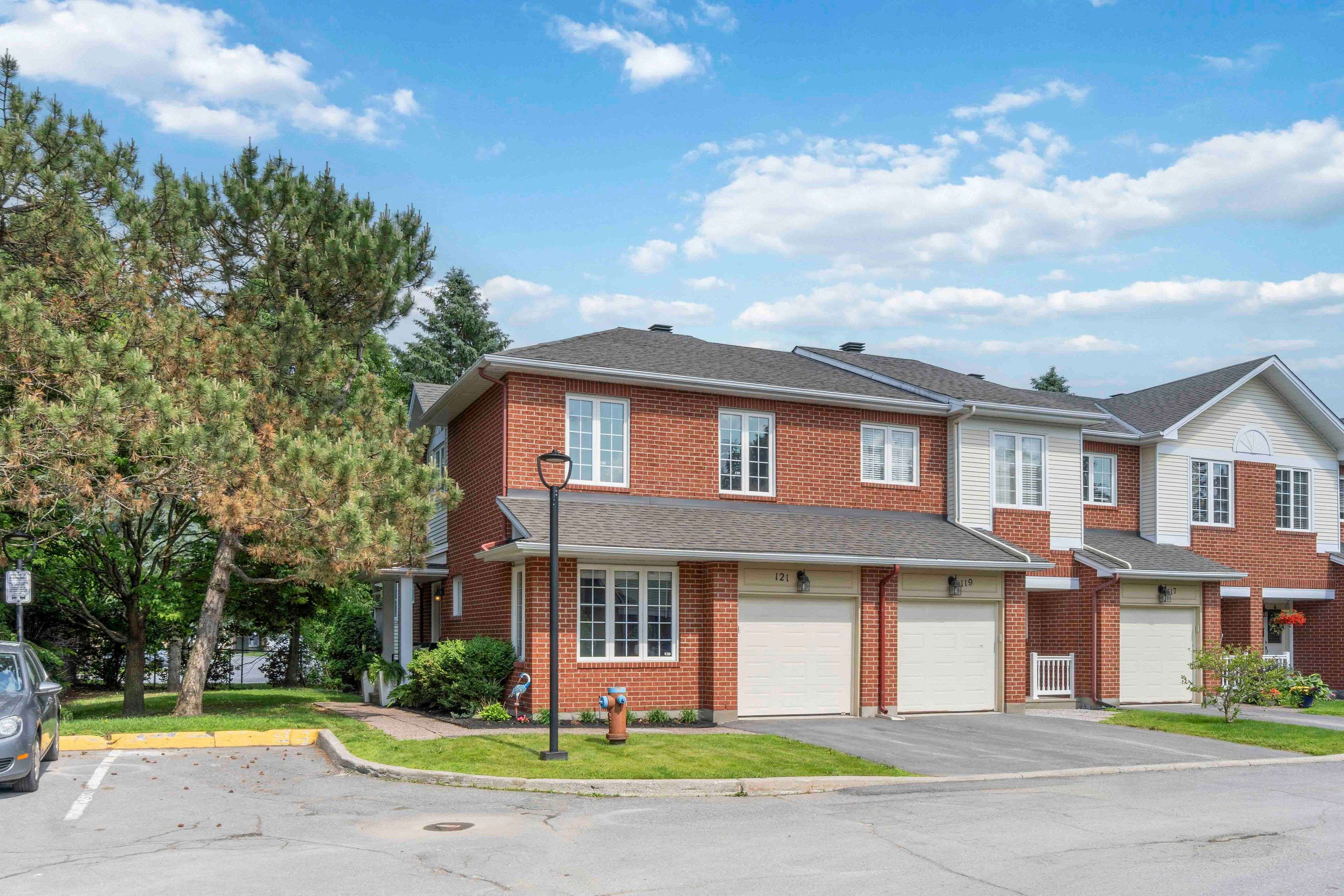 South Of Baseline To Knoxdale, ON K2G 5Y1,121 Stonebriar DR #14