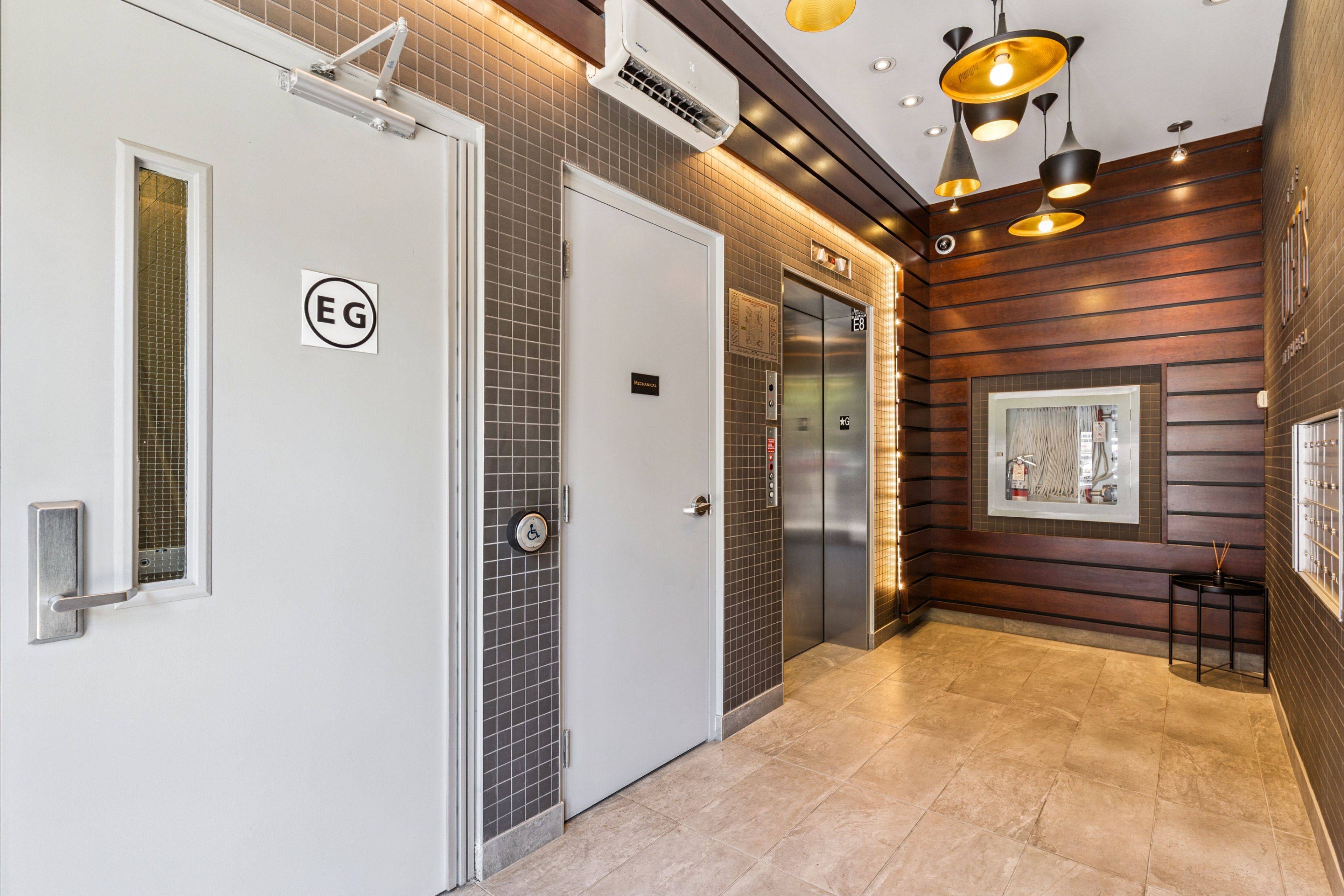 Ottawa Centre, ON K2P 0C3,197 Lisgar ST #216