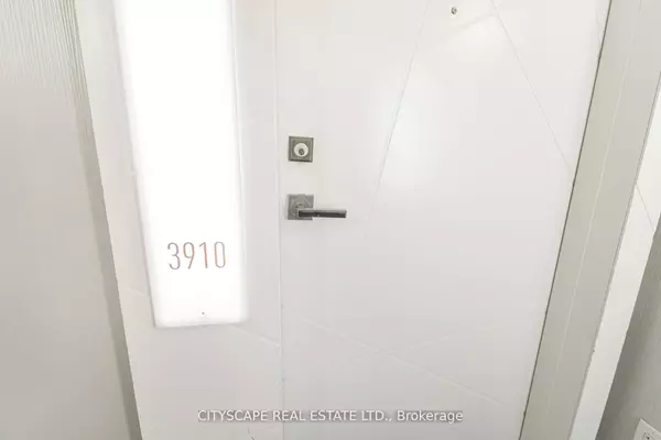 Toronto C01, ON M5J 0A5,12 York ST #3910