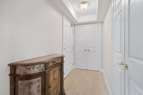 Burlington, ON L7S 2L7,442 Maple AVE #905