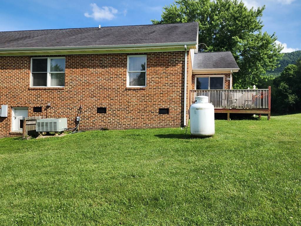 Tazewell, VA 24651,156 Linda Ln
