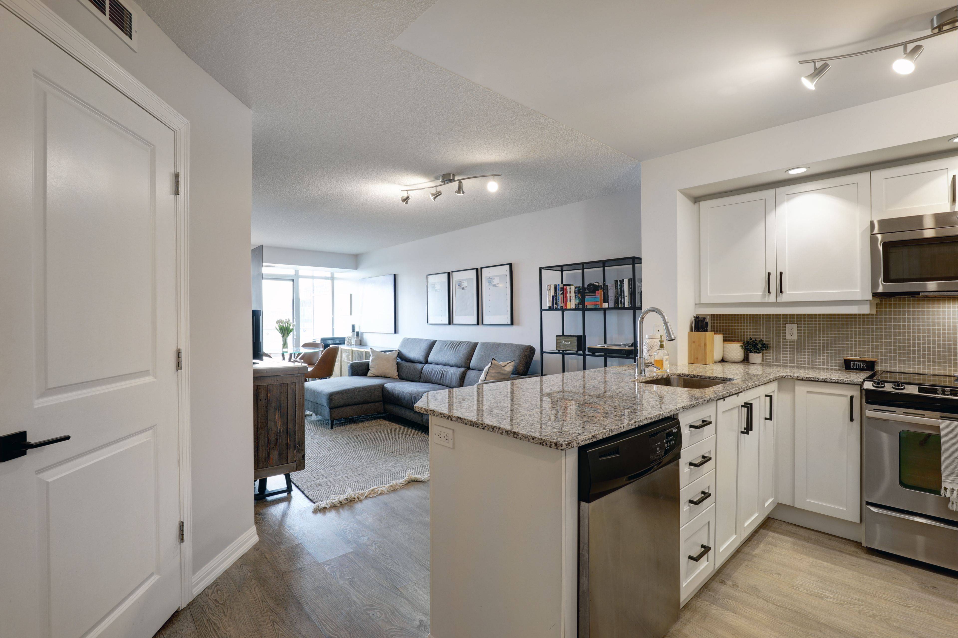 Toronto C01, ON M6K 3R4,85 East Liberty ST #820