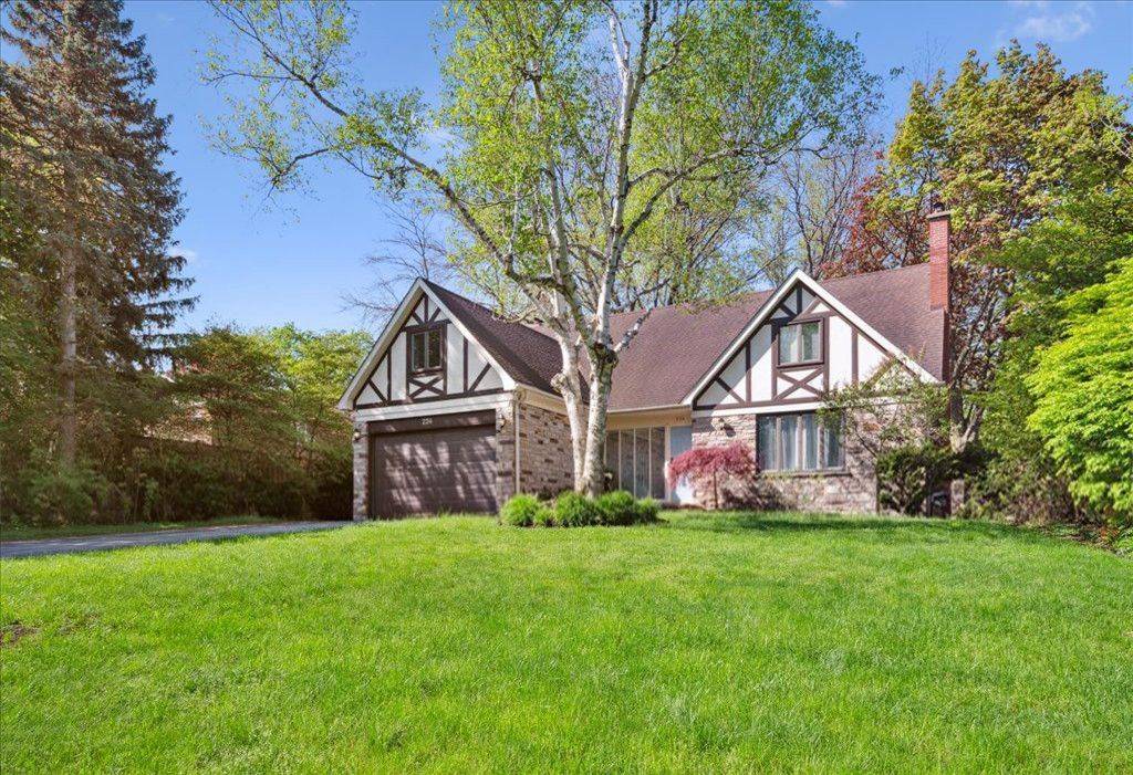 Oakville, ON L6J 4P2,234 Cardinal DR