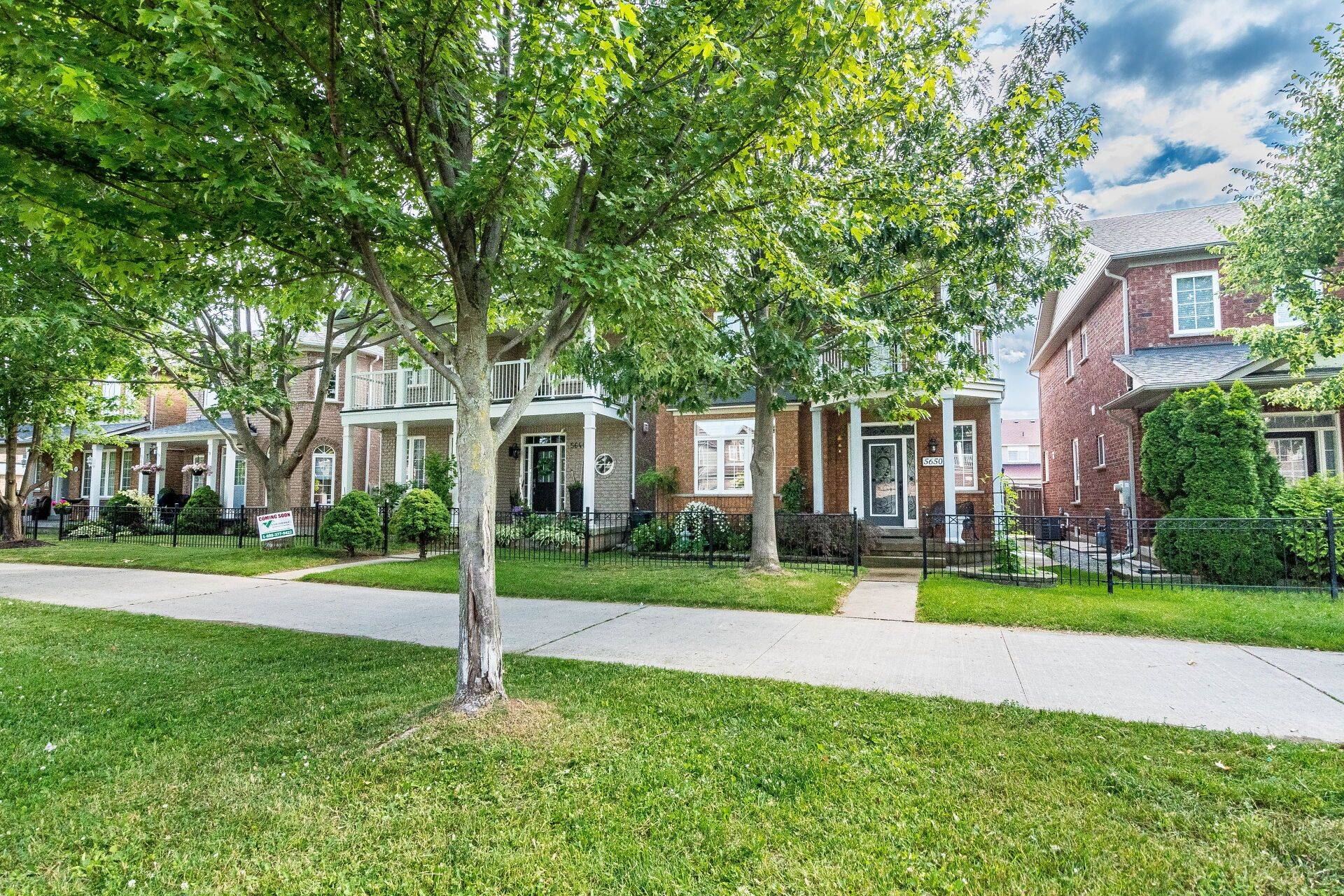 Mississauga, ON L5M 7E8,5650 Passion Flower BLVD
