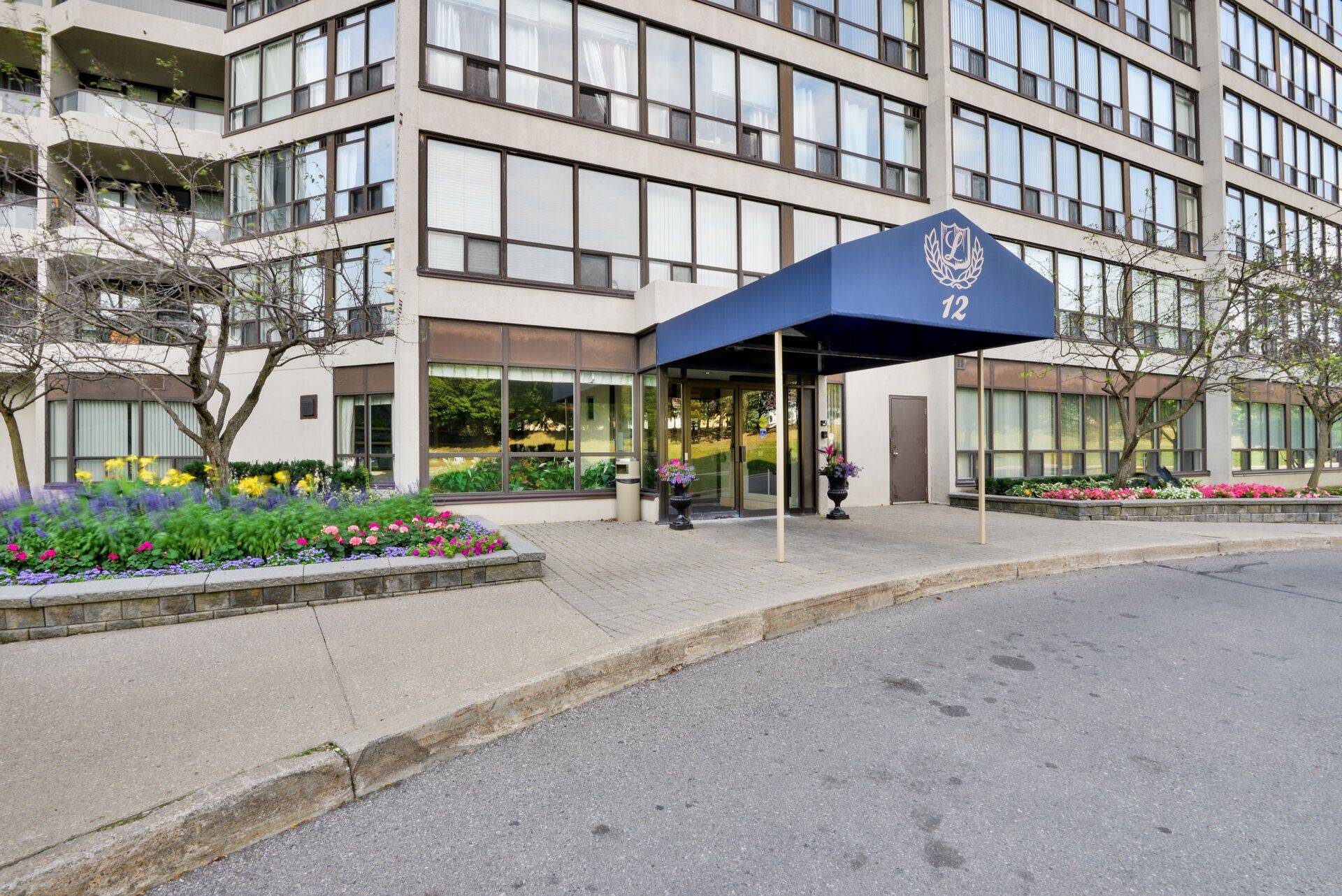 Brampton, ON L6S 5Y4,12 Laurelcrest ST #1213