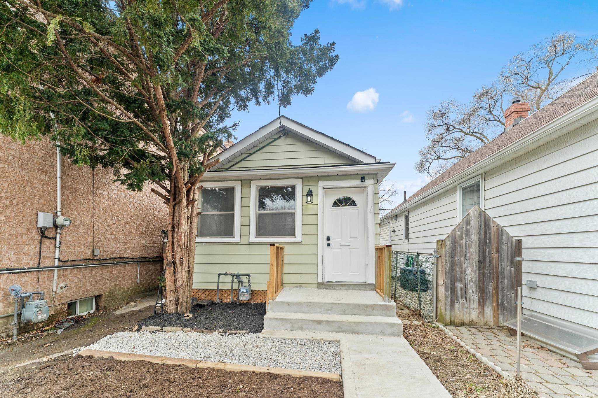Toronto W03, ON M6N 4P6,68 Greendale AVE