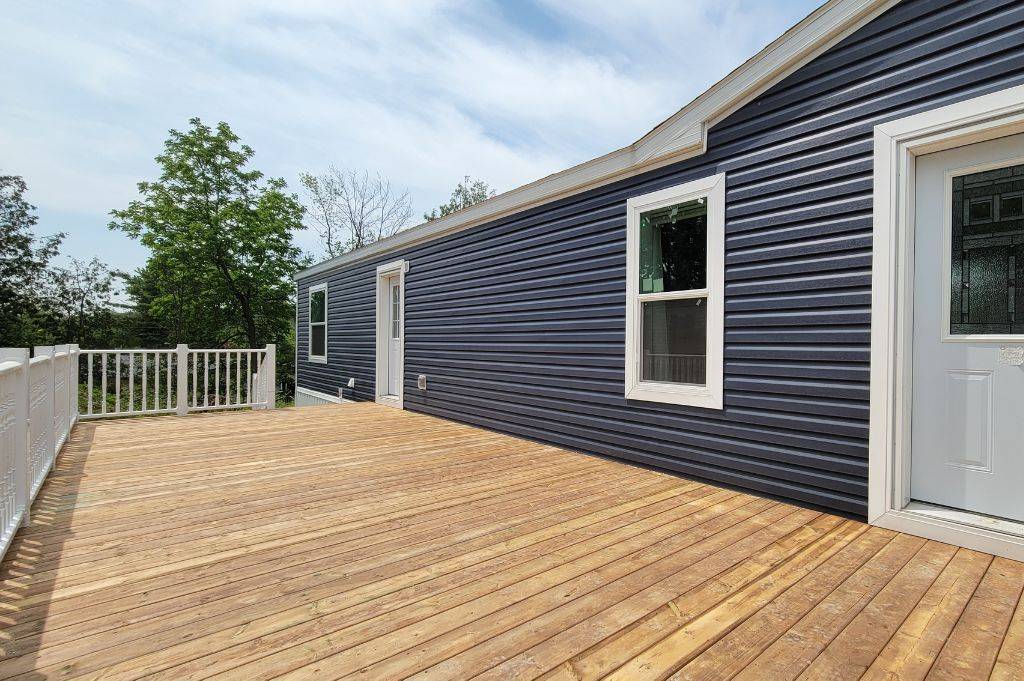 Hamilton, ON N0B 2J0,24 MacPherson CRES