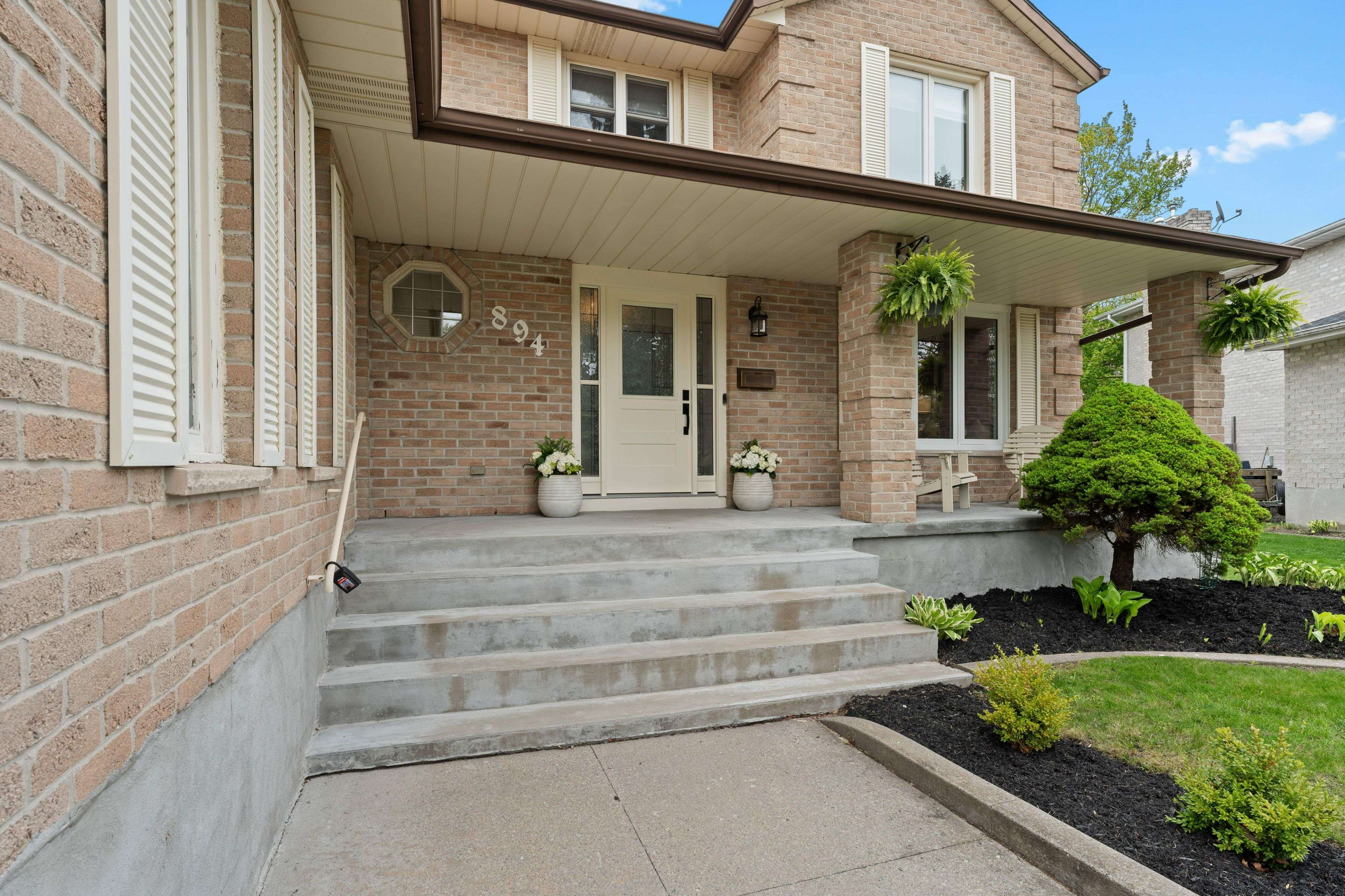 Kingston, ON K7P 1P5,894 Rowantree CRES