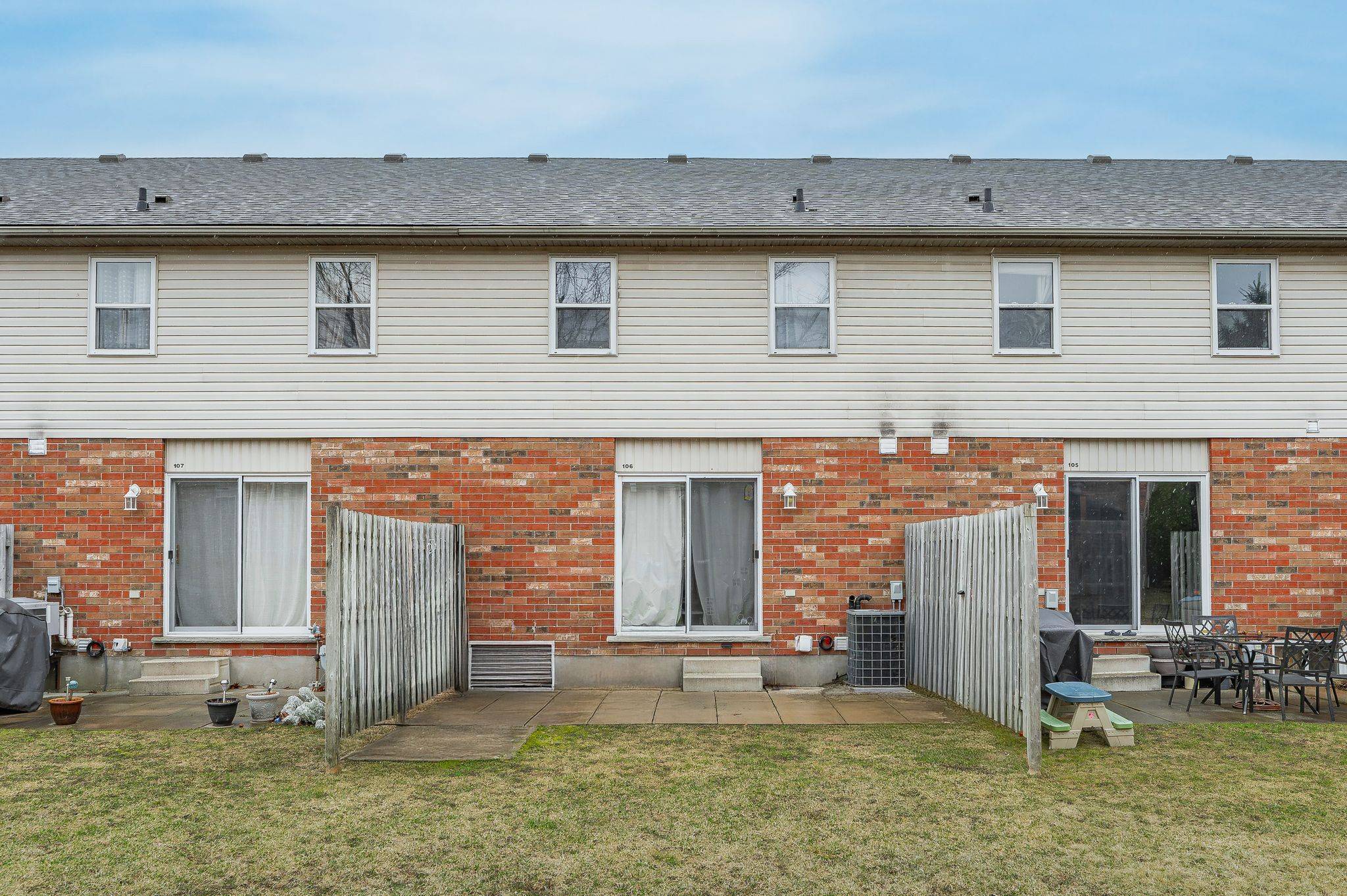 Guelph, ON N1K 1Y1,30 IMPERIAL RD S #106