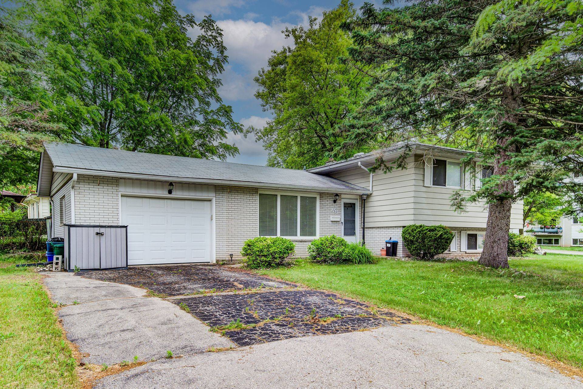 262 Northcrest PL, Waterloo, ON N2J 3X5