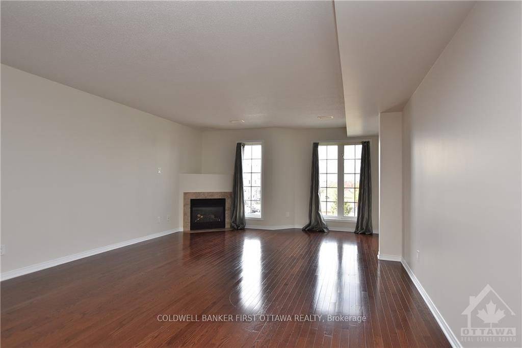 Barrhaven, ON K2J 0J3,130 BERRIGAN DR #62