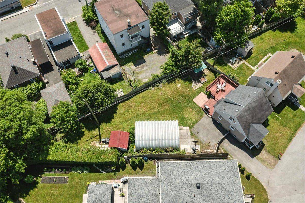 Vanier And Kingsview Park, ON K1L 6W1,323 Richard CIR