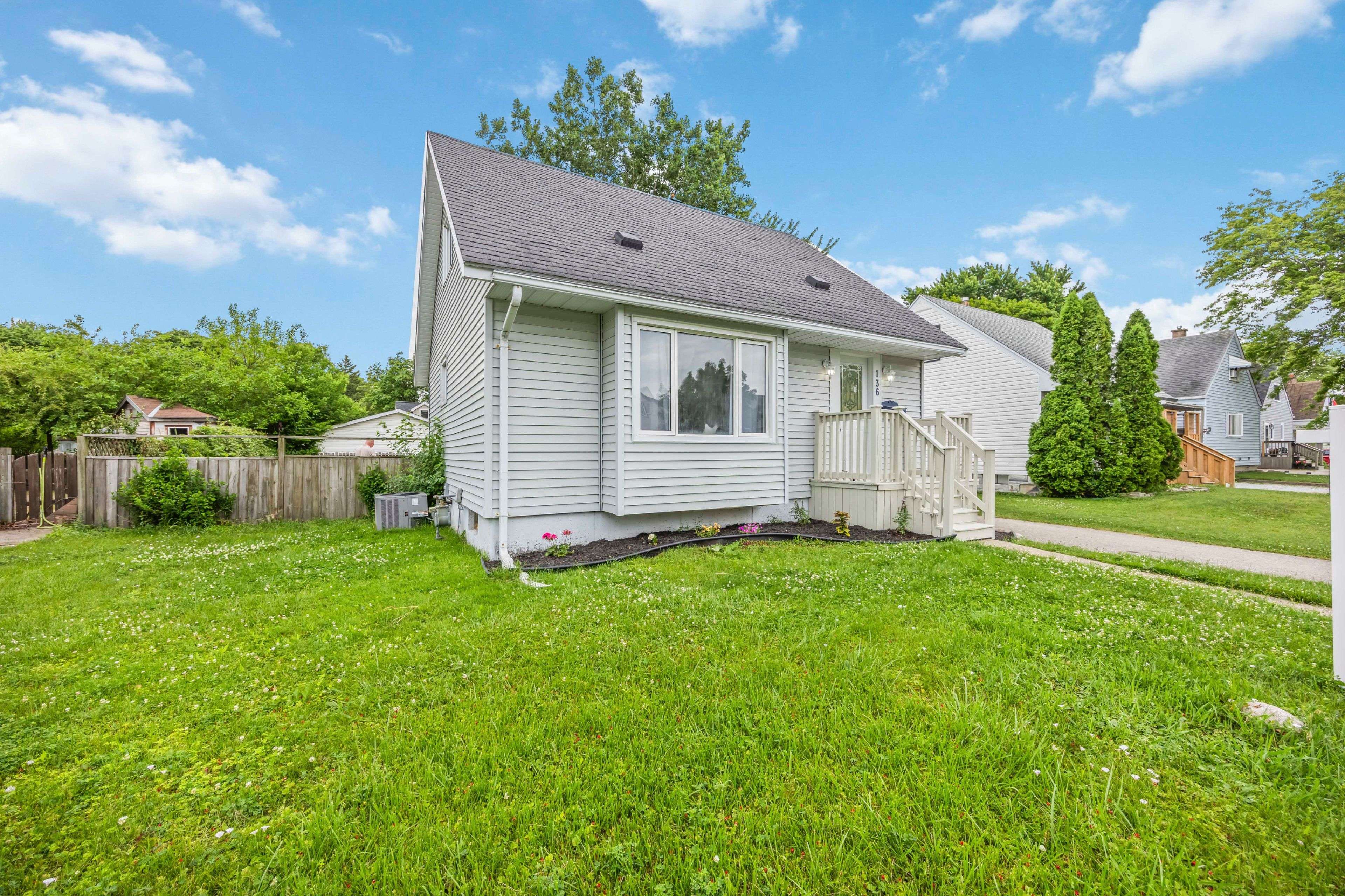 Sarnia, ON N7T 4L8,136 Chestnut AVE