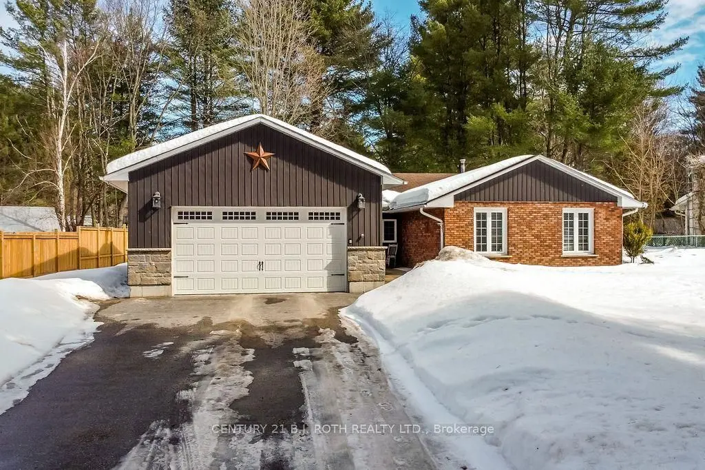 21 Luella BLVD, Springwater, ON L9X 0X1
