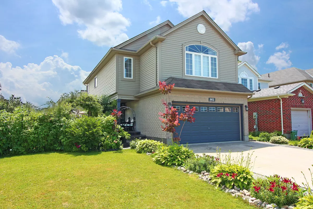London North, ON N5X 4L6,682 Hedgerow PL