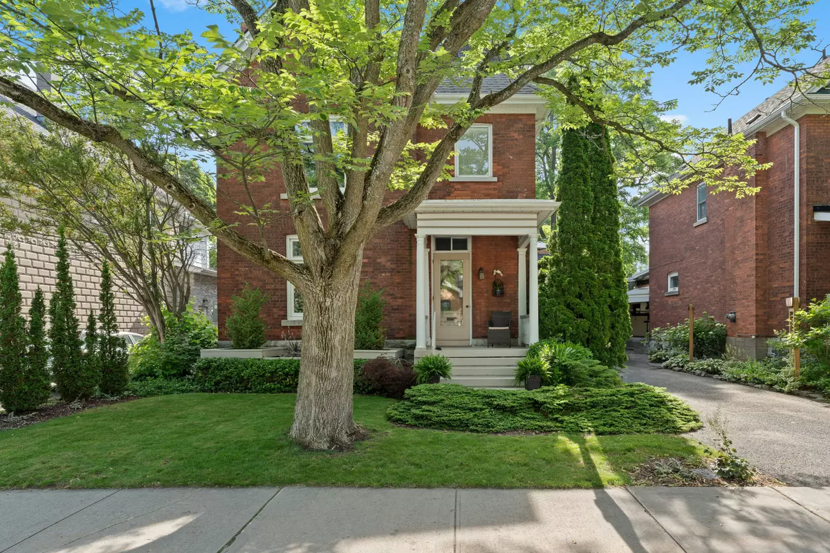 Kingston, ON K7L 3Y7,127 Beverley ST