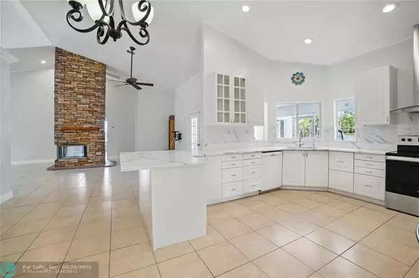 Loxahatchee Groves, FL 33470,13105 Raymond Dr