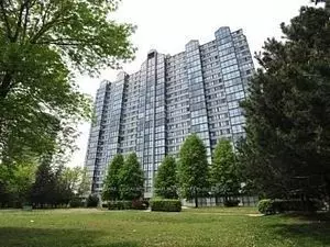 Mississauga, ON L5B 3W4,350 Webb DR #1402