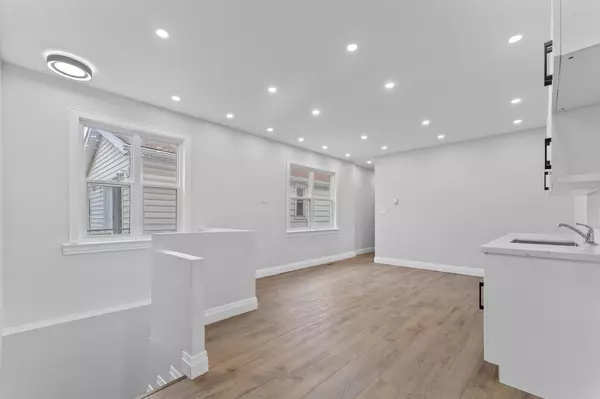 Toronto W03, ON M6N 4P6,68 Greendale AVE