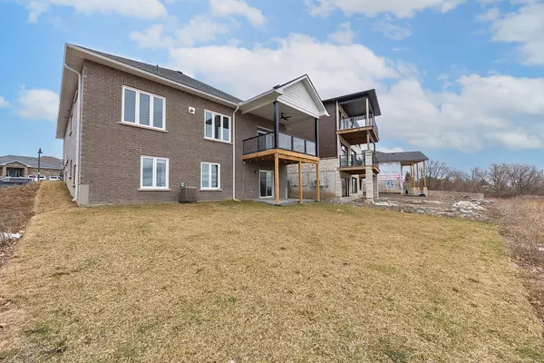 Kingston, ON K7P 0M7,1245 Carfa CRES