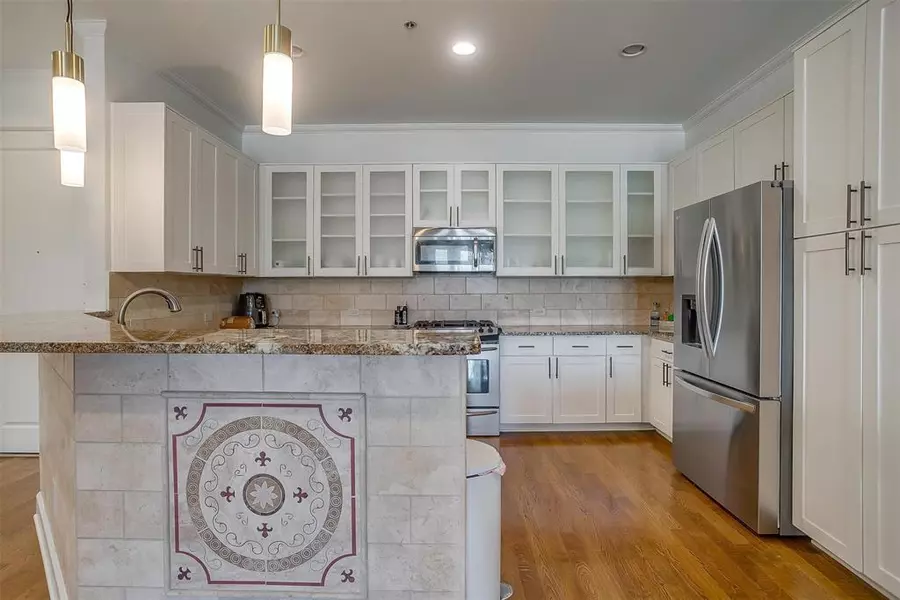 2800 Sandage Avenue #302, Fort Worth, TX 76109