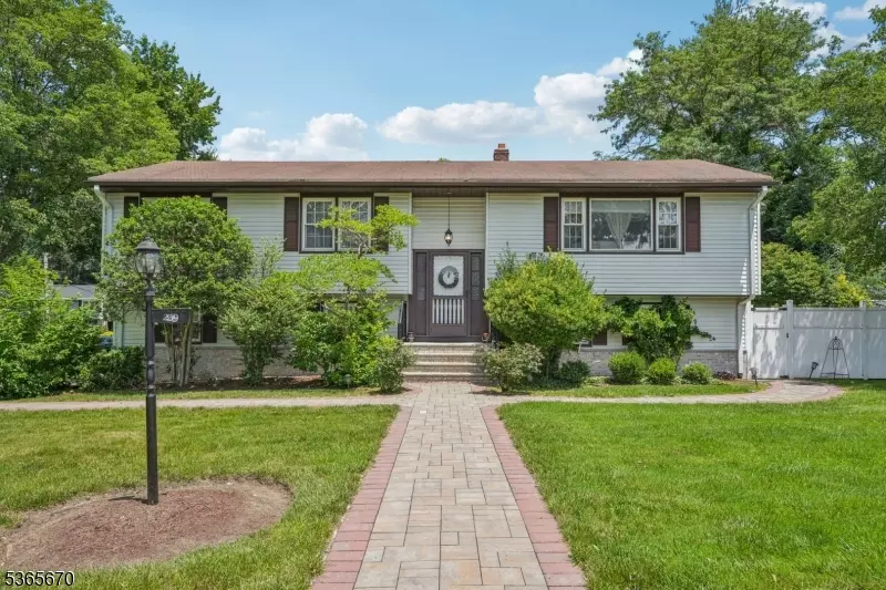 239 Homestead Rd, Paramus Boro, NJ 07652