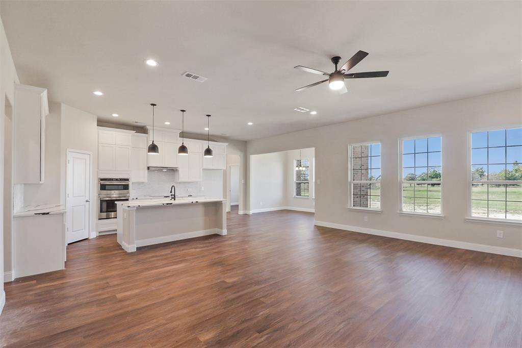 Wills Point, TX 75169,397 Private Road 7413