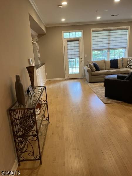 Woodland Park, NJ 07424,5 Cliff Rd #C1