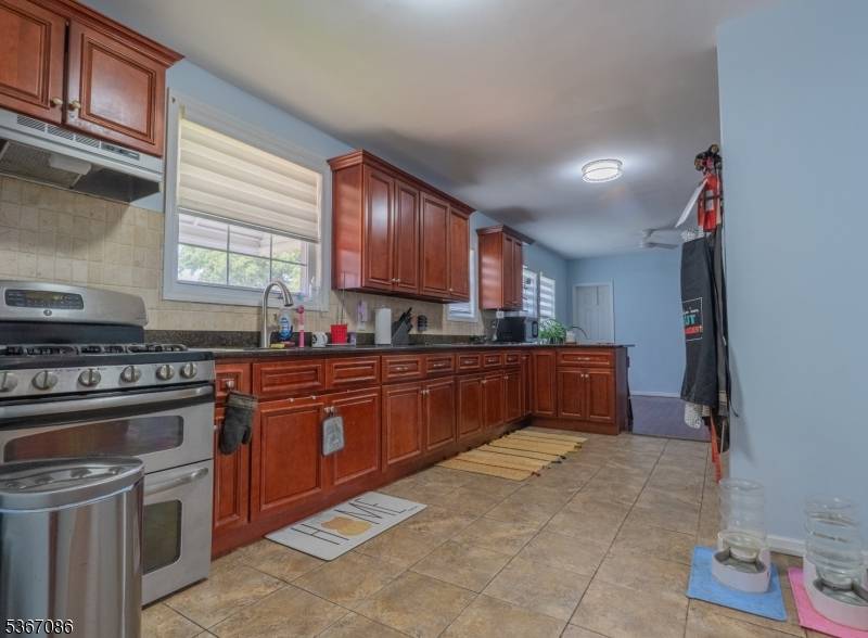 Elizabeth City, NJ 07208,801 803 Wyoming Ave