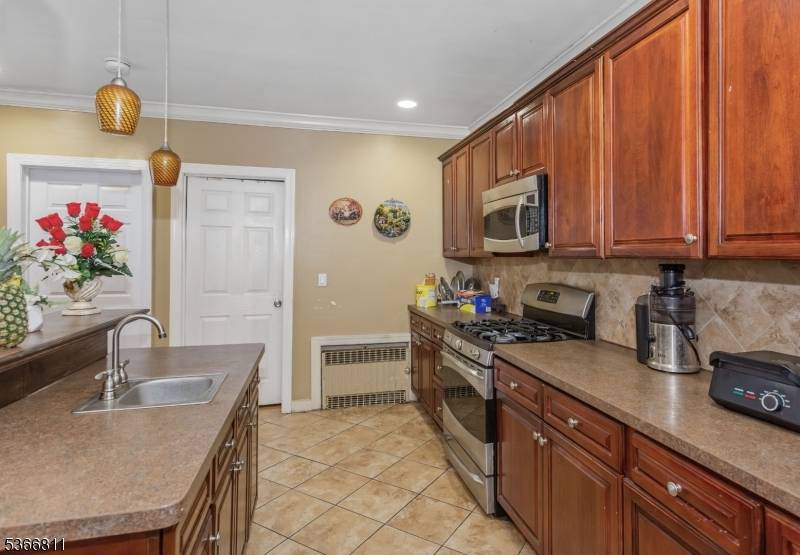 Newark City, NJ 07104,320 Clifton Ave