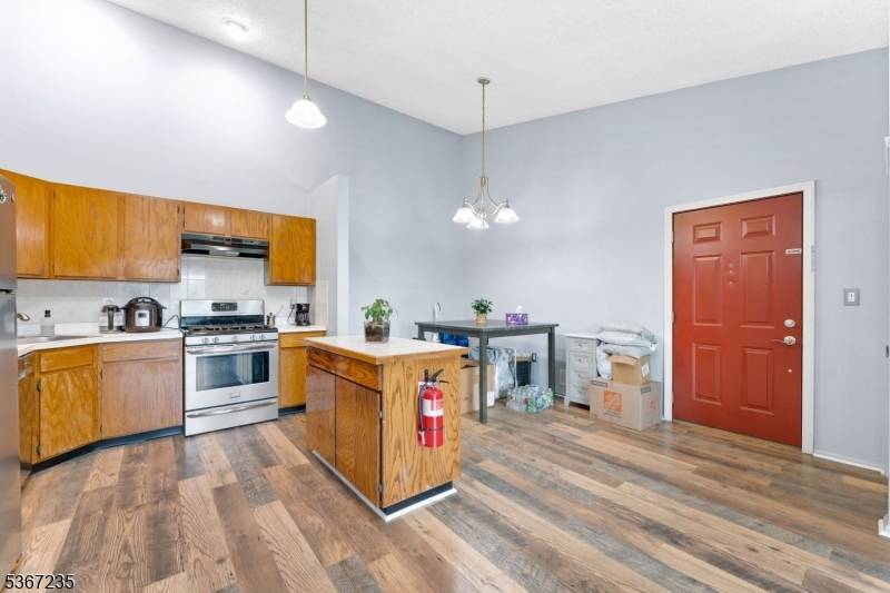 Franklin Twp., NJ 08823,16 Bethany Ct