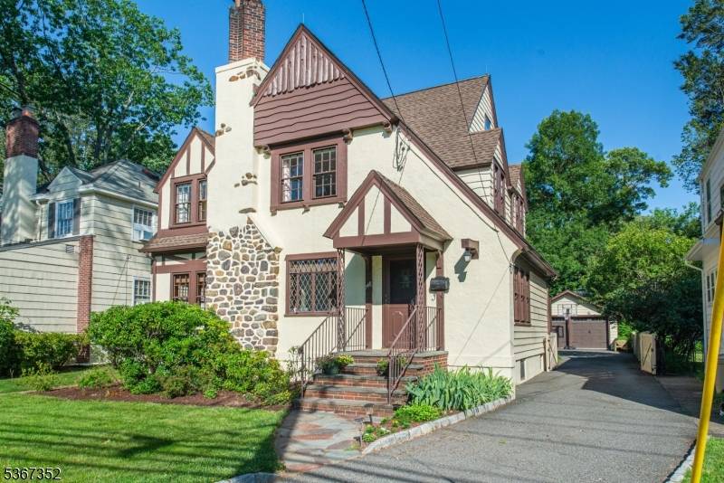 West Caldwell Twp., NJ 07006,148 Smull Ave