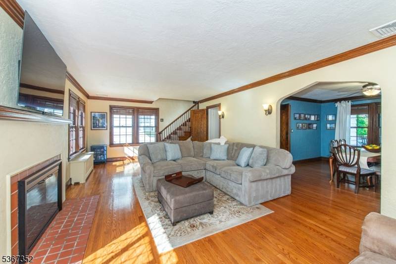 West Caldwell Twp., NJ 07006,148 Smull Ave