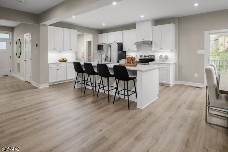 Union Twp., NJ 08867,7 Glacier Way