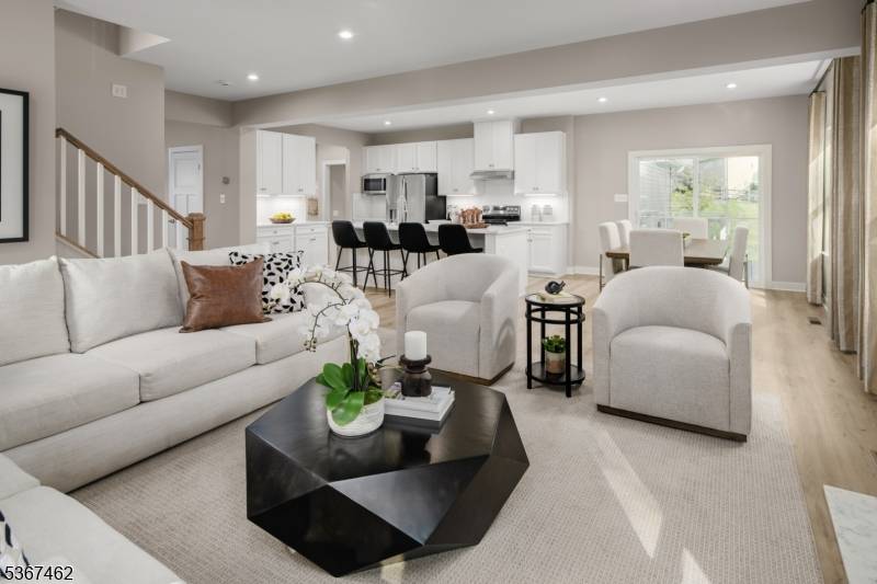 Union Twp., NJ 08867,7 Glacier Way