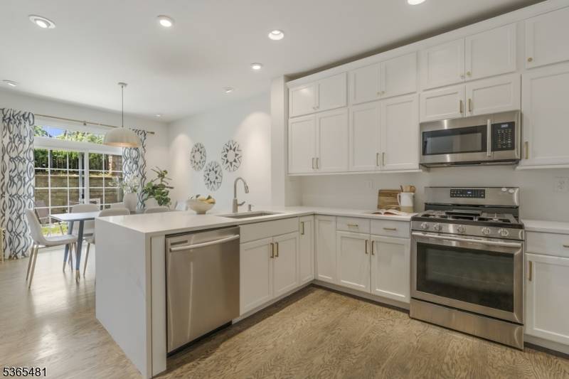 Clifton City, NJ 07013,84 George Russell Way