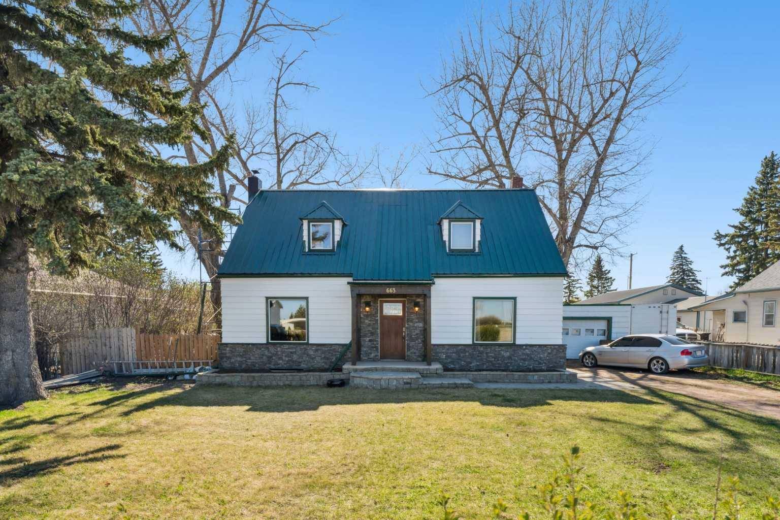Carstairs, AB T0M 0N0,663 10 AVE South