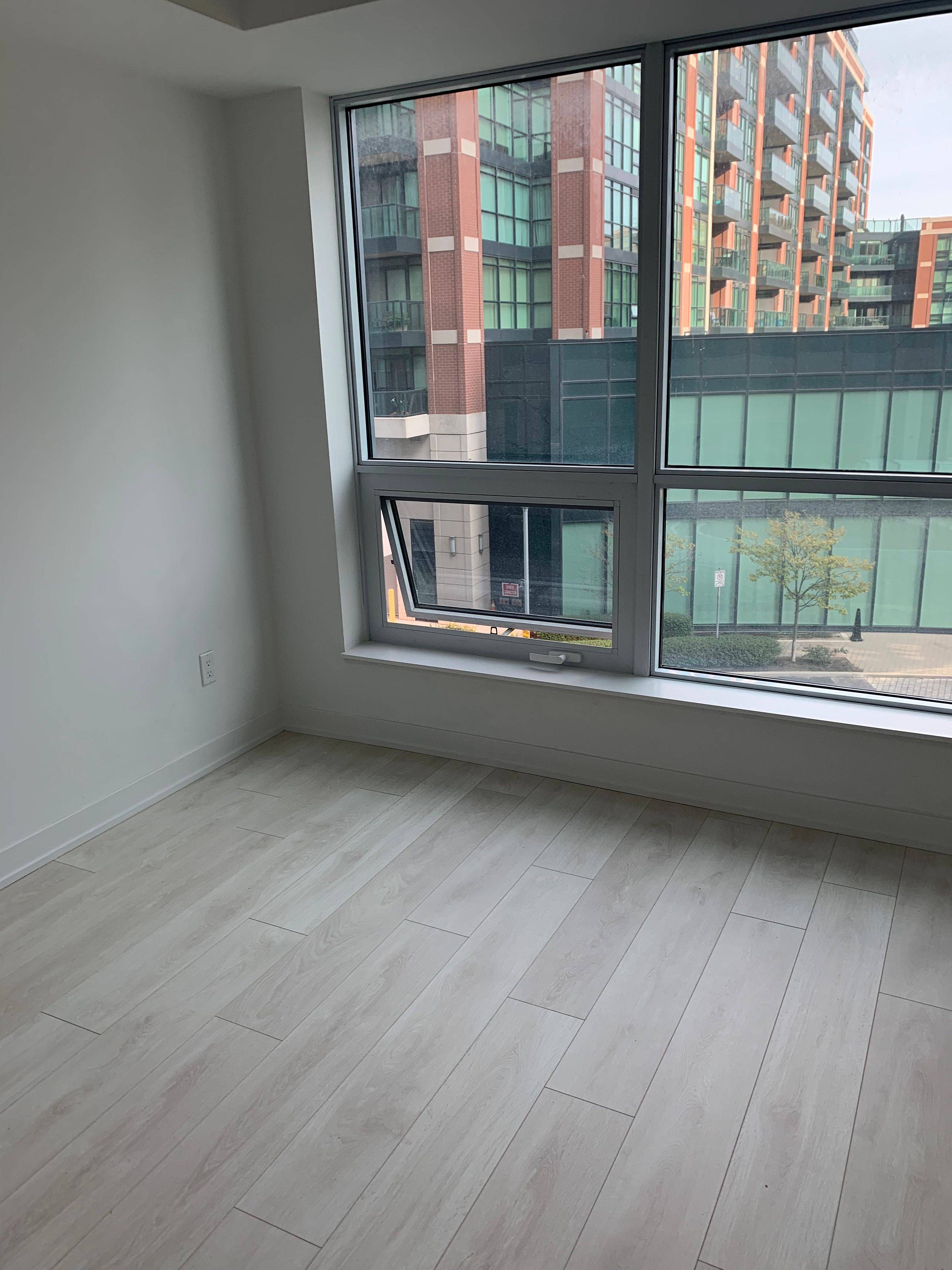 Toronto C06, ON M3H 0C8,31 Tippett RD #335