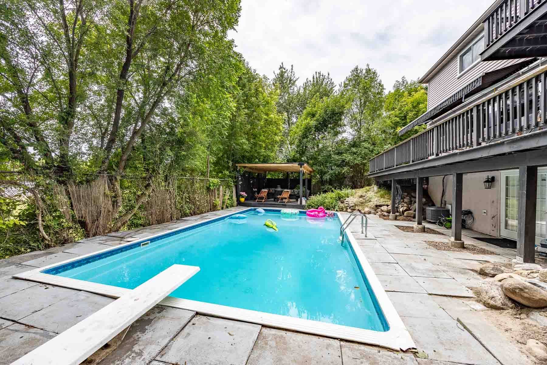 Toronto E08, ON M1M 1K7,105 Catalina DR