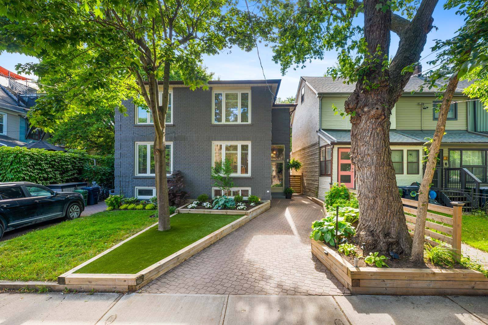 6 Woodfield RD, Toronto E01, ON M4L 2W3