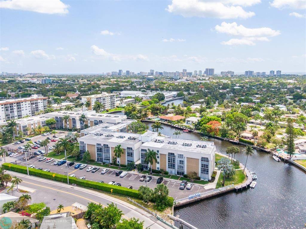 3000 NE 16th Ave  #207, Oakland Park, FL 33334