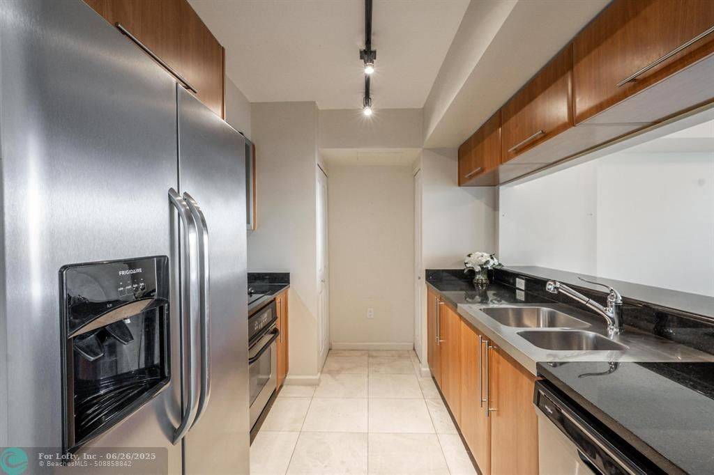 Fort Lauderdale, FL 33312,610 W Las Olas Blvd  #415N