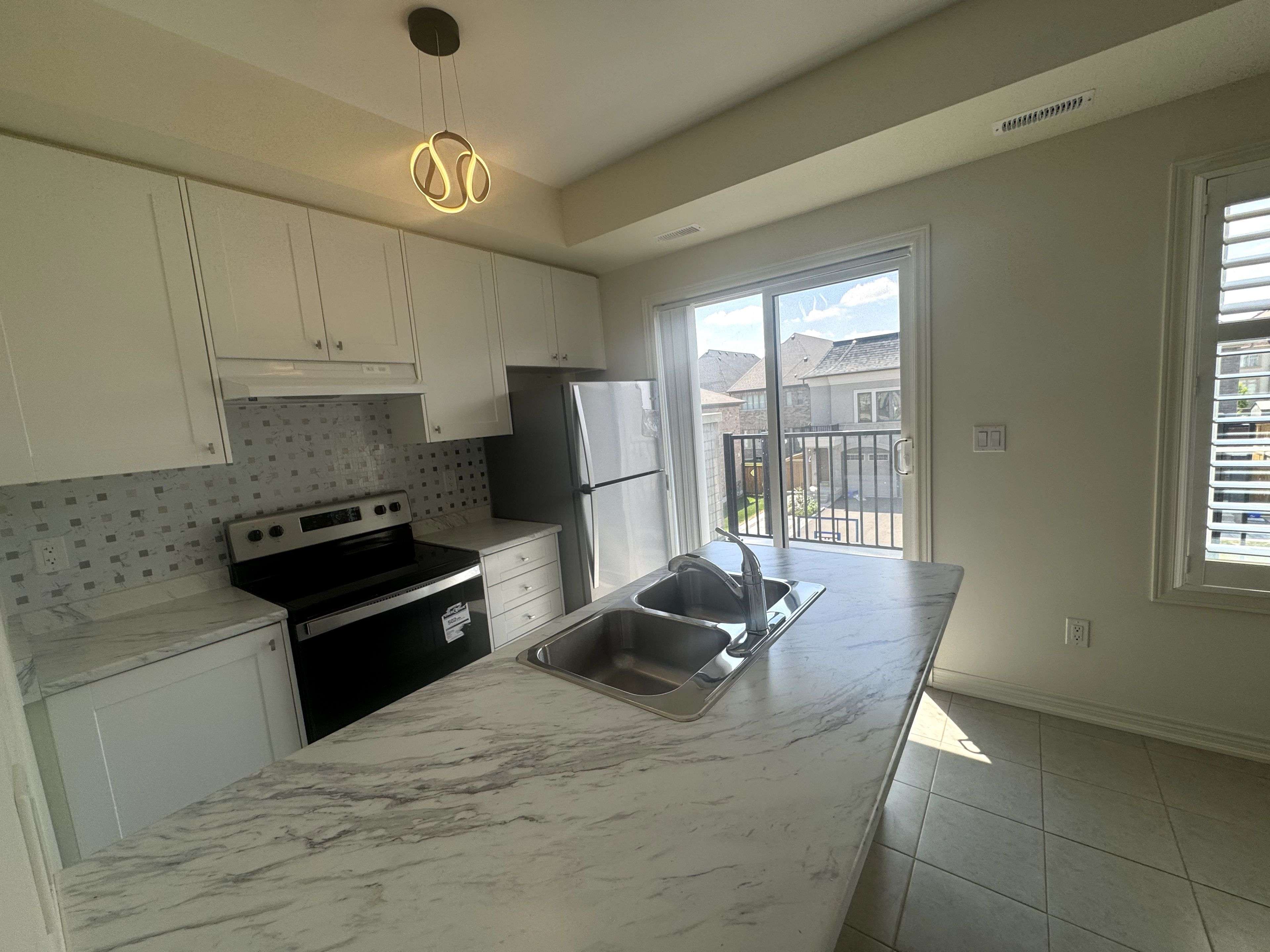 Richmond Hill, ON L4C 5H3,9454 Bayview AVE